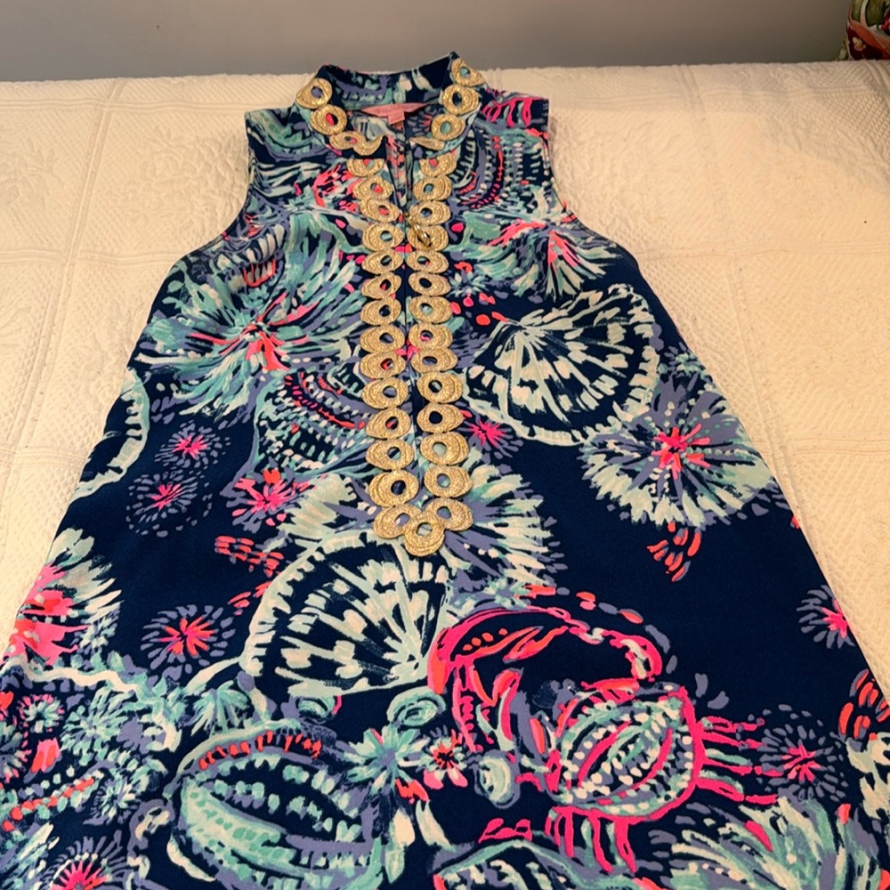 Lilly Pulitzer size 00 zip front dress. Fun floral poly dress. Great cover up.
